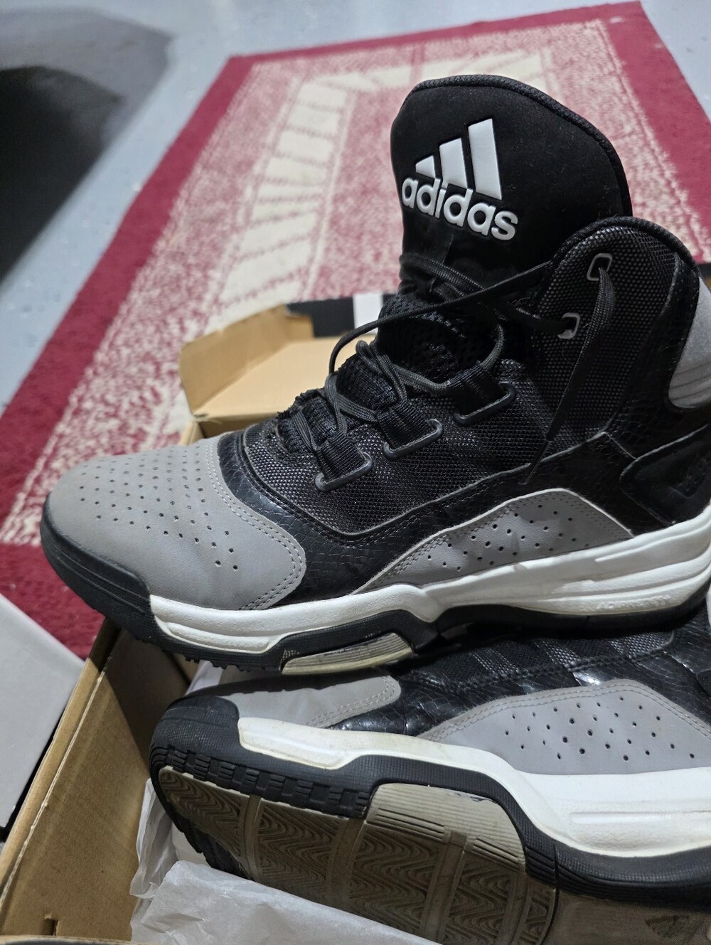 adidas Amplify Men’s Sneakers